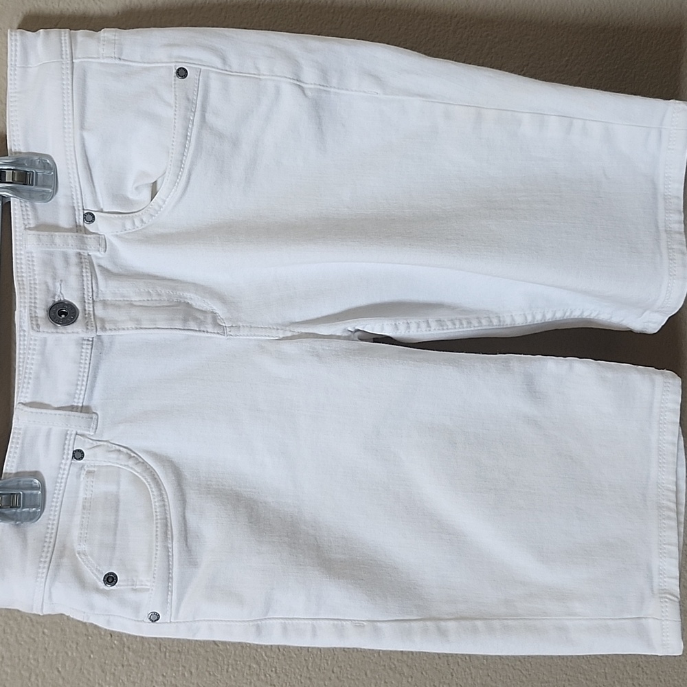 Tommy bahama bermuda shorts size 8 white
